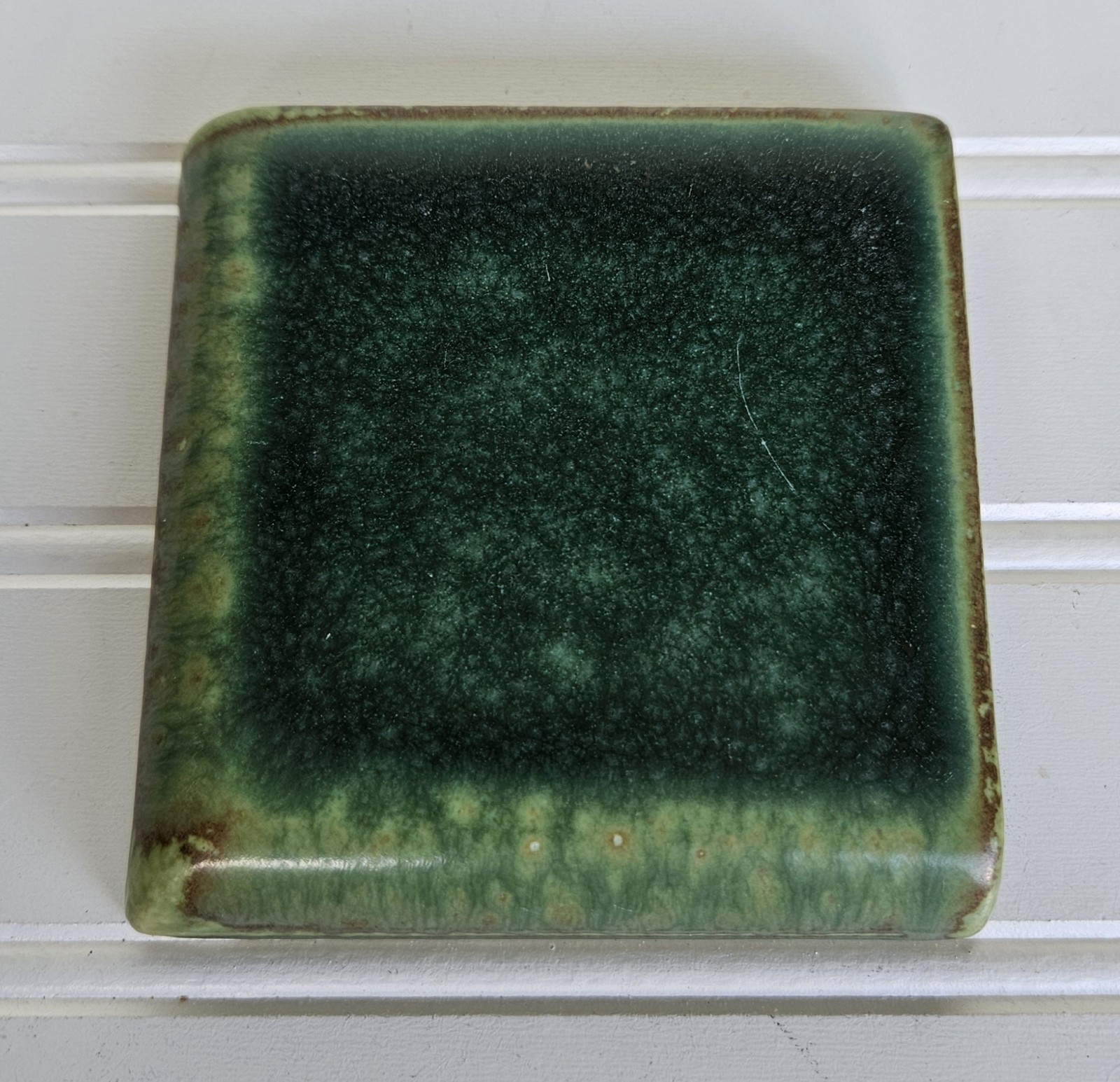 Motawi Tileworks Green Outer Corner Tile Ann Arbor Michigan 4×4 T-13