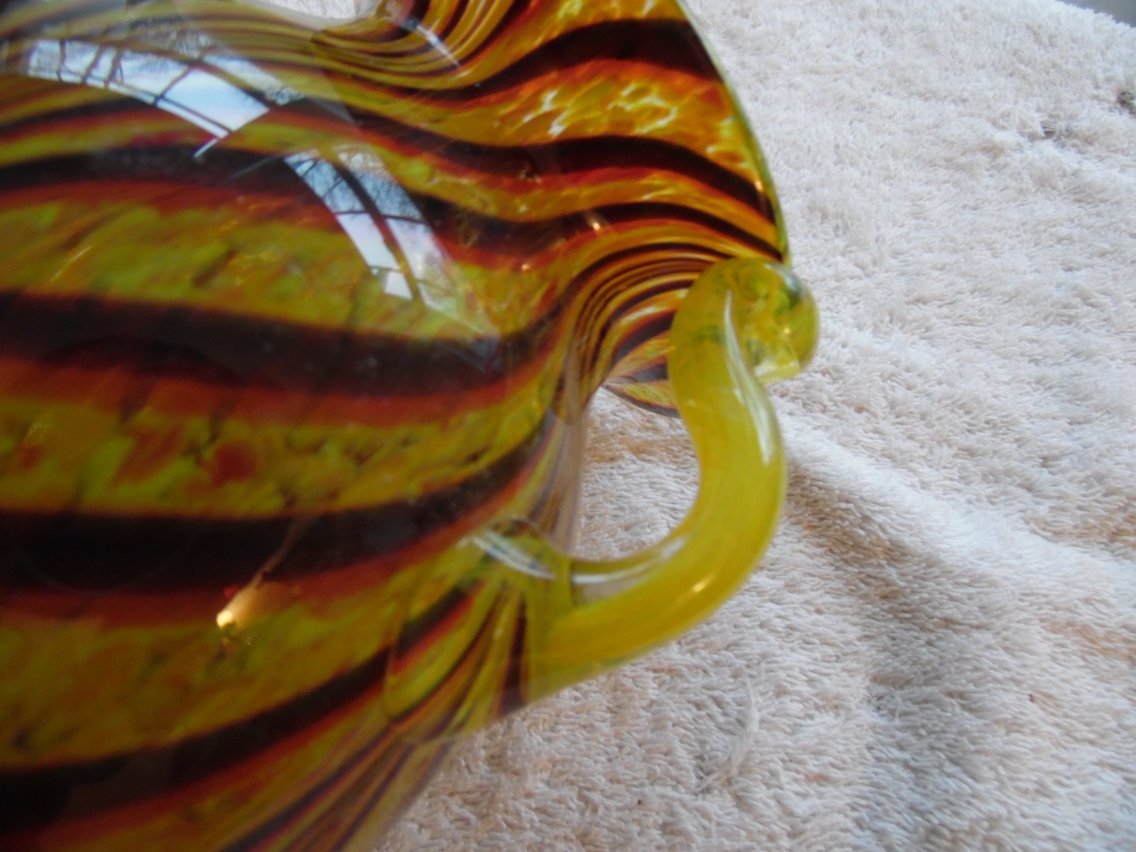 Vtg Art Glass Murano, Tiger Stripe, Urn, Swirl, Feather, Vase 7 1/4″ Inches Tall