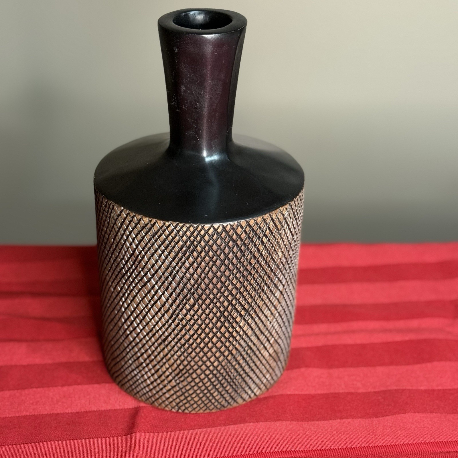 Black Brown Flower Vase Torre &Tagus Cross Cut Simplistic Modern