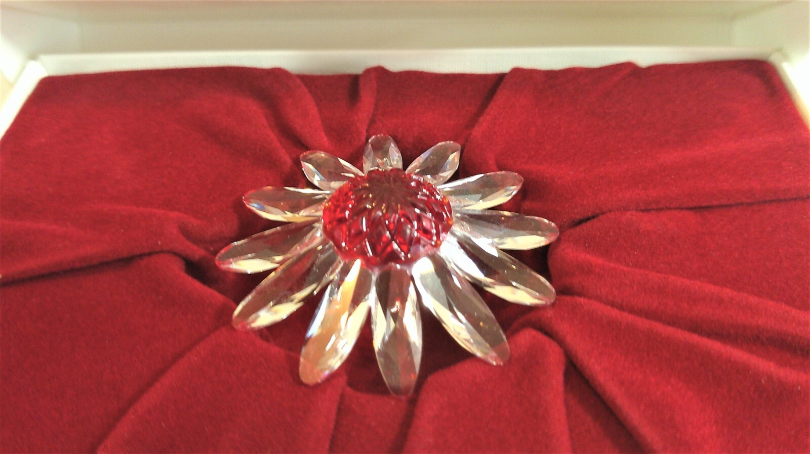 Swarovski SCS Crystal Marguerite Flower / Daisy Red & Clear in Original Box