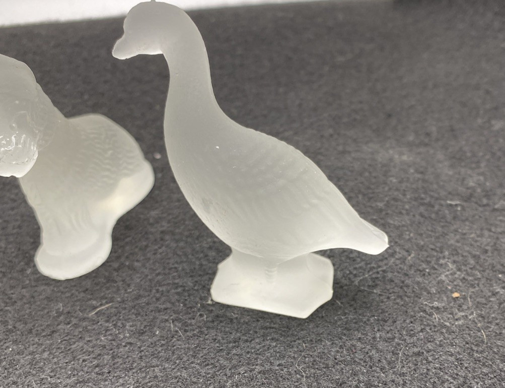 Vintage Two L E Smith Small Satin Glass Animal Figurines Duck & Scottie Dog