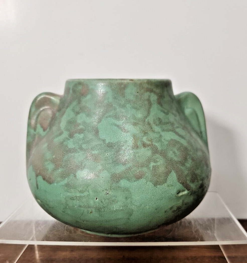 ANTIQUE BRUSH MCCOY GREEN VELLUM VASE