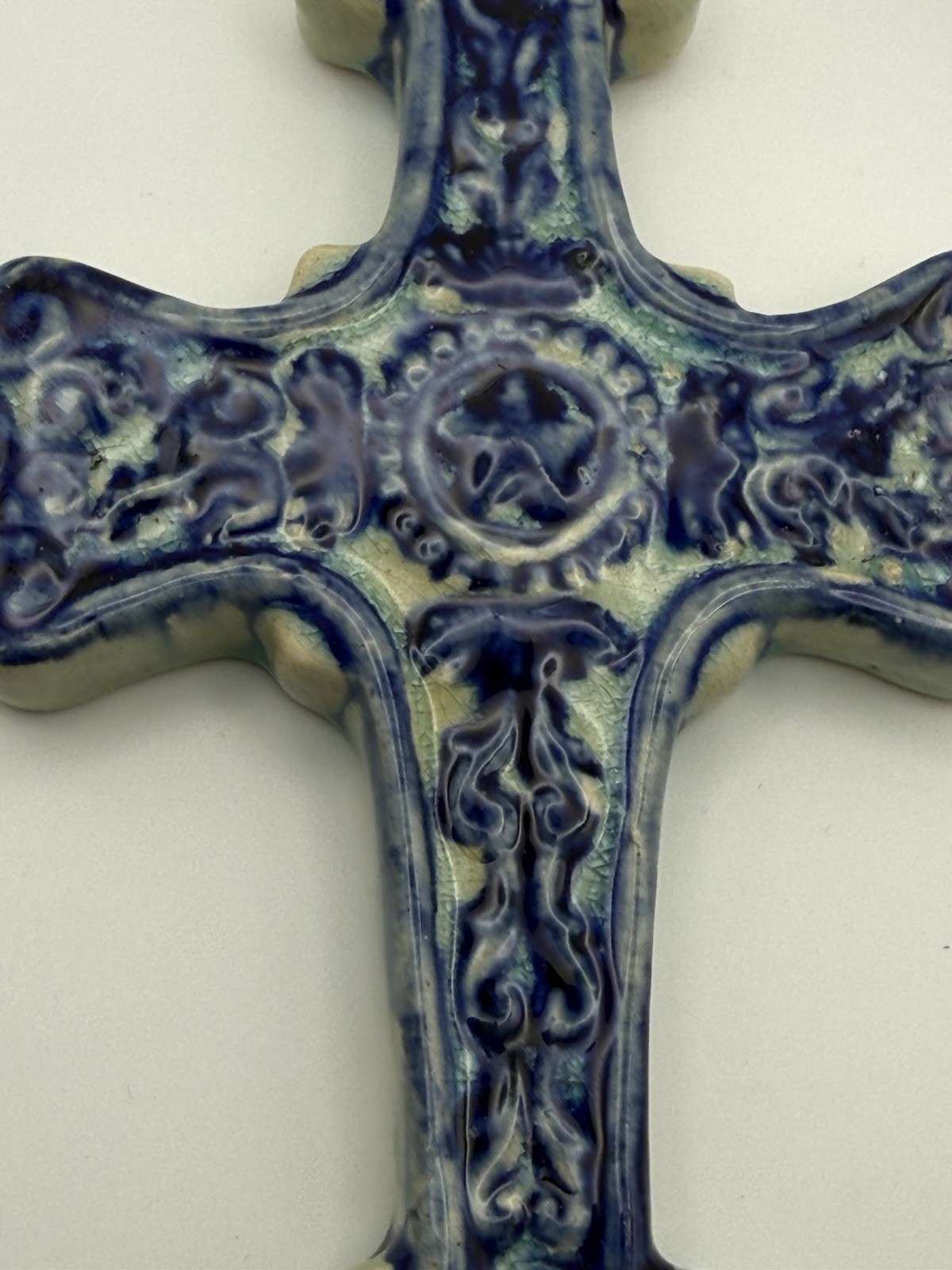 VTG Blue & White Ceramic Wall Cross Scroll Relief Star Center Delft Style EUC