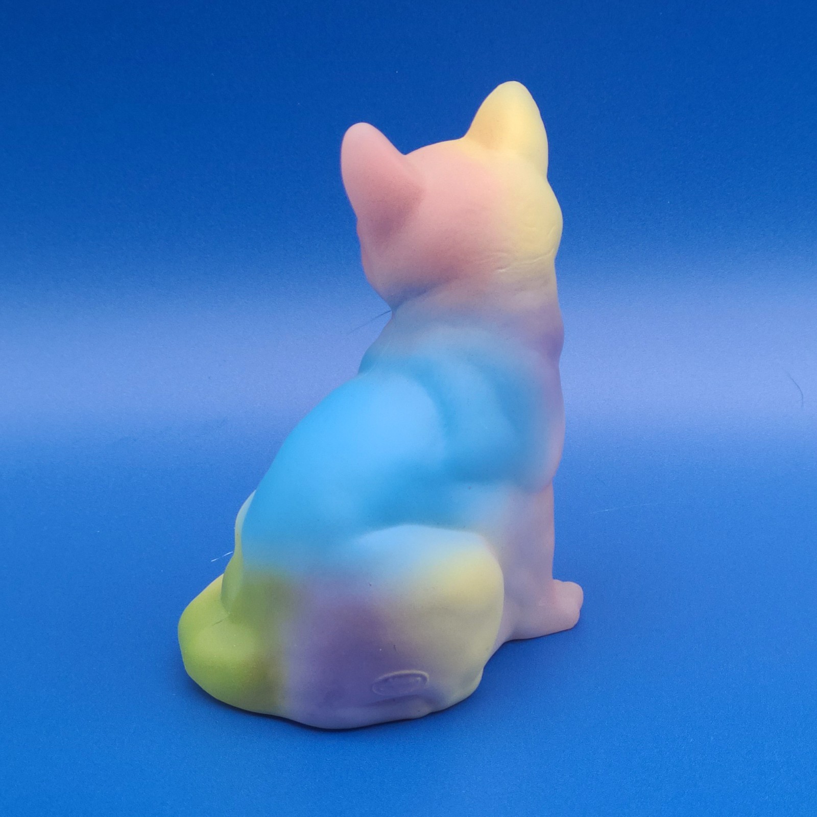 Fenton Vintage Carolyn’s Collectibles Tie Dye Sitting Cat S. Davis FREE SHIPPING