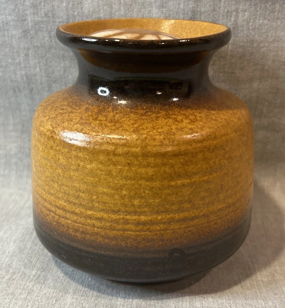 RARE VINTAGE MID CENTURY PIC P/C USA POTTERY BUD VASE WITH DECORATIVE LID