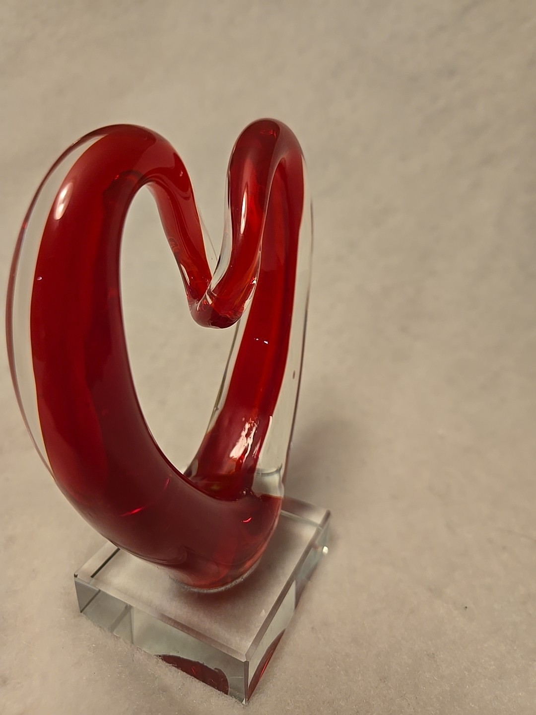 MURANO Art Glass Red Heart Love Sculpture Or Leonardo. Un-Marked Glass Base