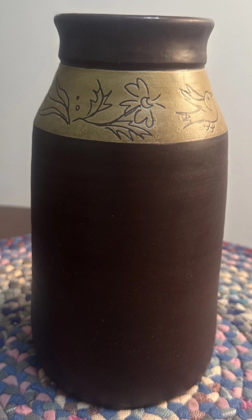 Red Oaks Pottery American Redware 9″ Vase Birds & Vines Pam Armbrust Easton IL