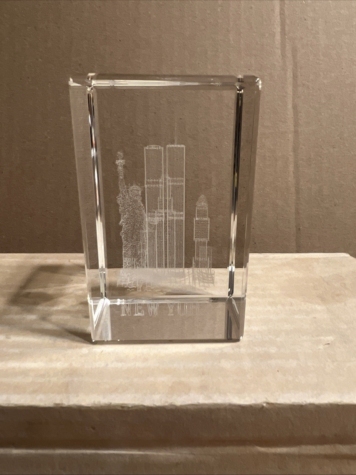 3D Crystal/Glass Paperweight – New York City w/ Twin Towers 3” Tall