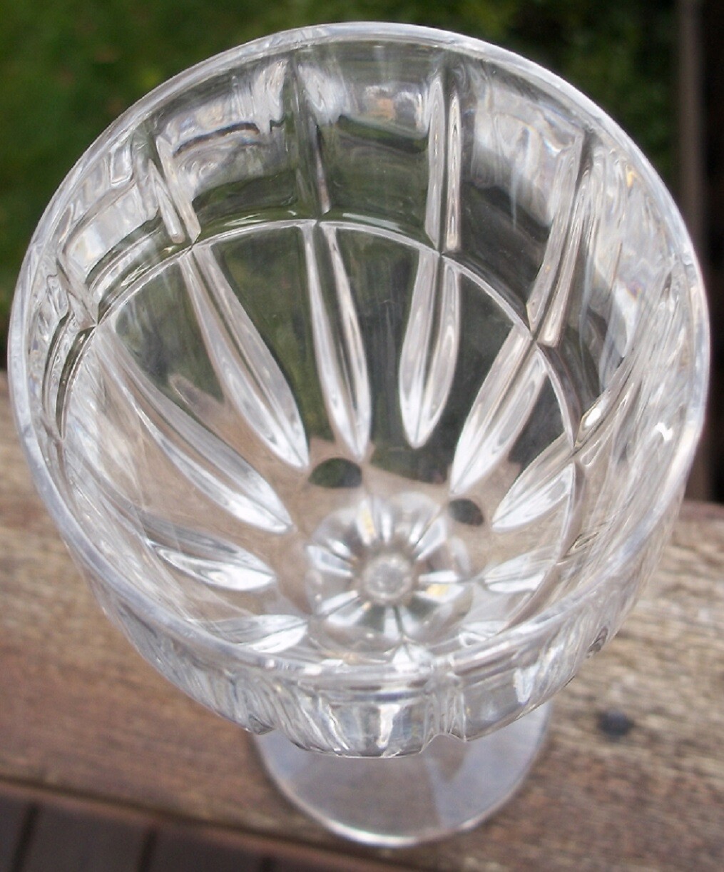 MIKASA UPTOWN CRYSTAL WINE GLASS 8 1/8 inches high 6 oz. EXCELENT COND