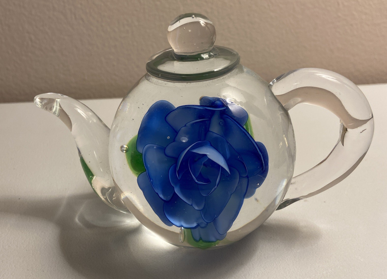 Dynasty Gallery heirloom glass blue flower teapot paperweight 1.5 lbs 3 3/4” H