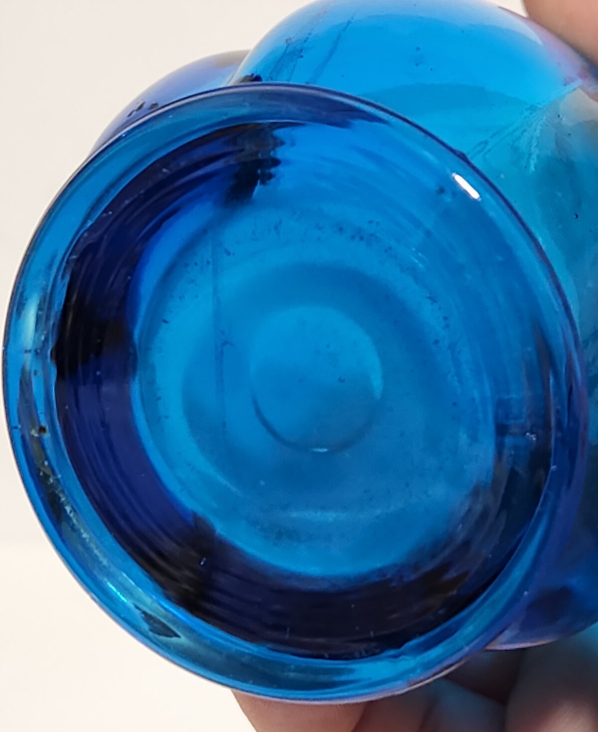 L E Smith Glass 4103 Simplicity Stretch Bud Swung Vase 12 1/2″ T Blue