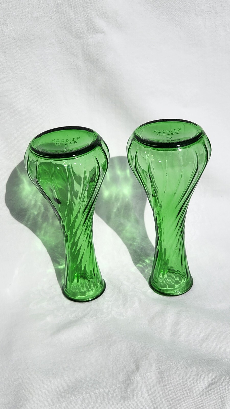Pr Vintage Swirl Ribbed Emerald Green Hoosier Glass Floral/Flower Bud Vases 4064