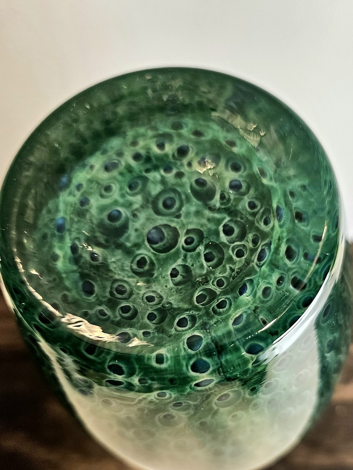 Pier 1 Imports Emerald Green Peacock Feather Pattern 12″ Art Glass Vase