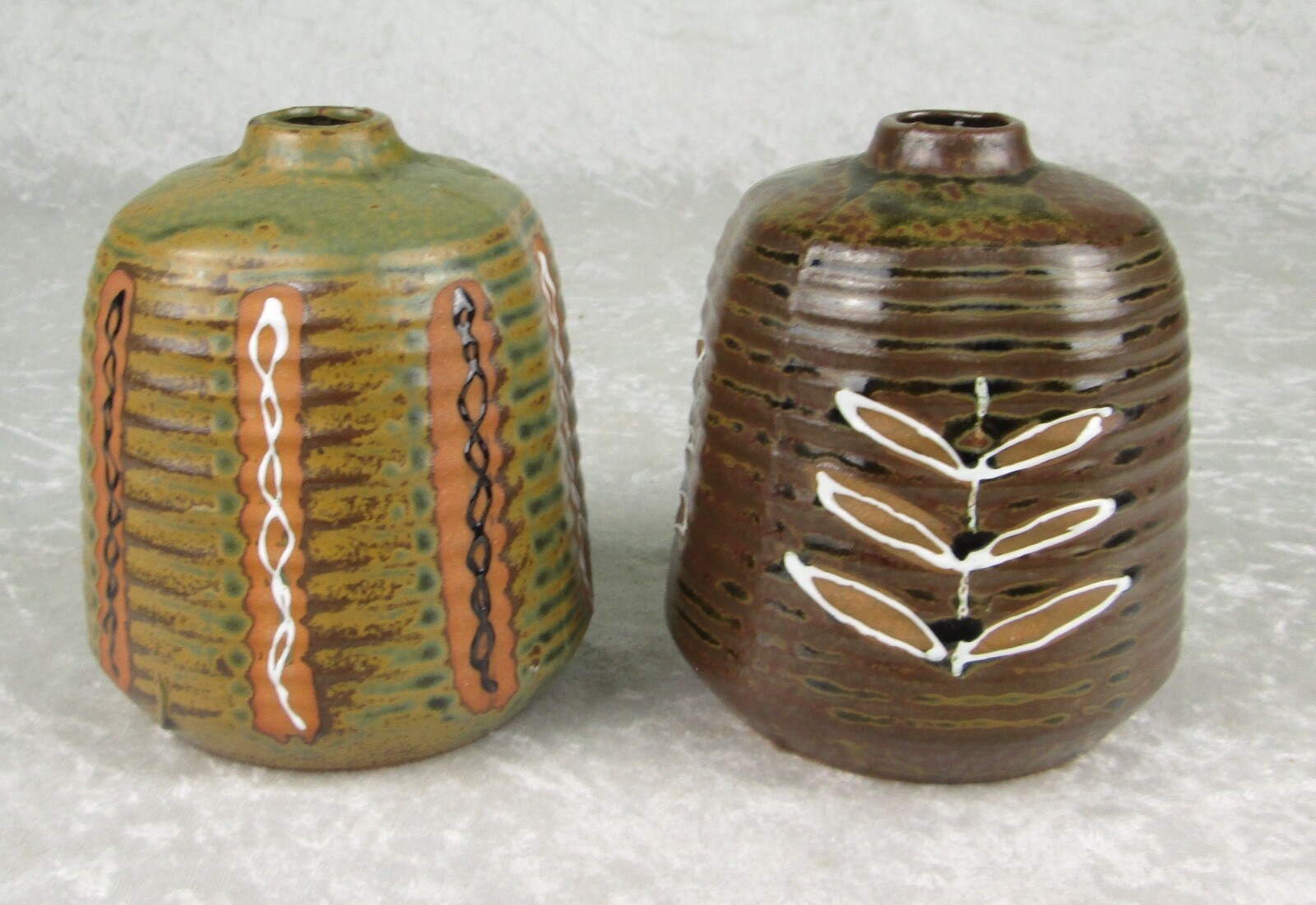 2 Vintage Mid Century Modern Japanese Pottery Vases 4-3/4 inches Tall 4in Wide