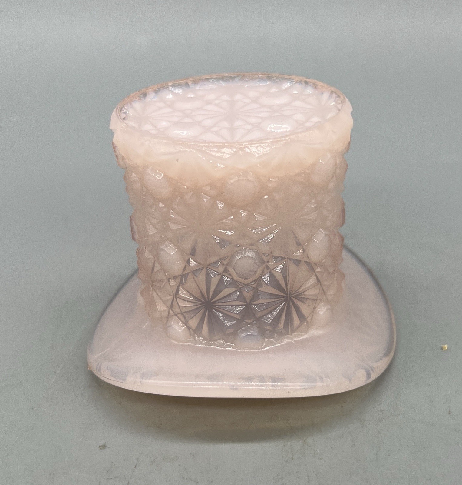 Fenton Crown Tuscan Pink Daisy Button Mini Top Hat Vase