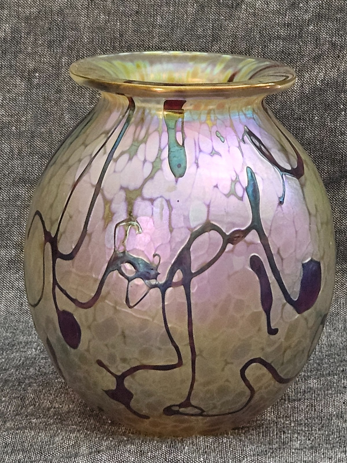 1992 Robert Eickholt Signed Purple Blue Gold Aurene Iridescent Art Glass Vase