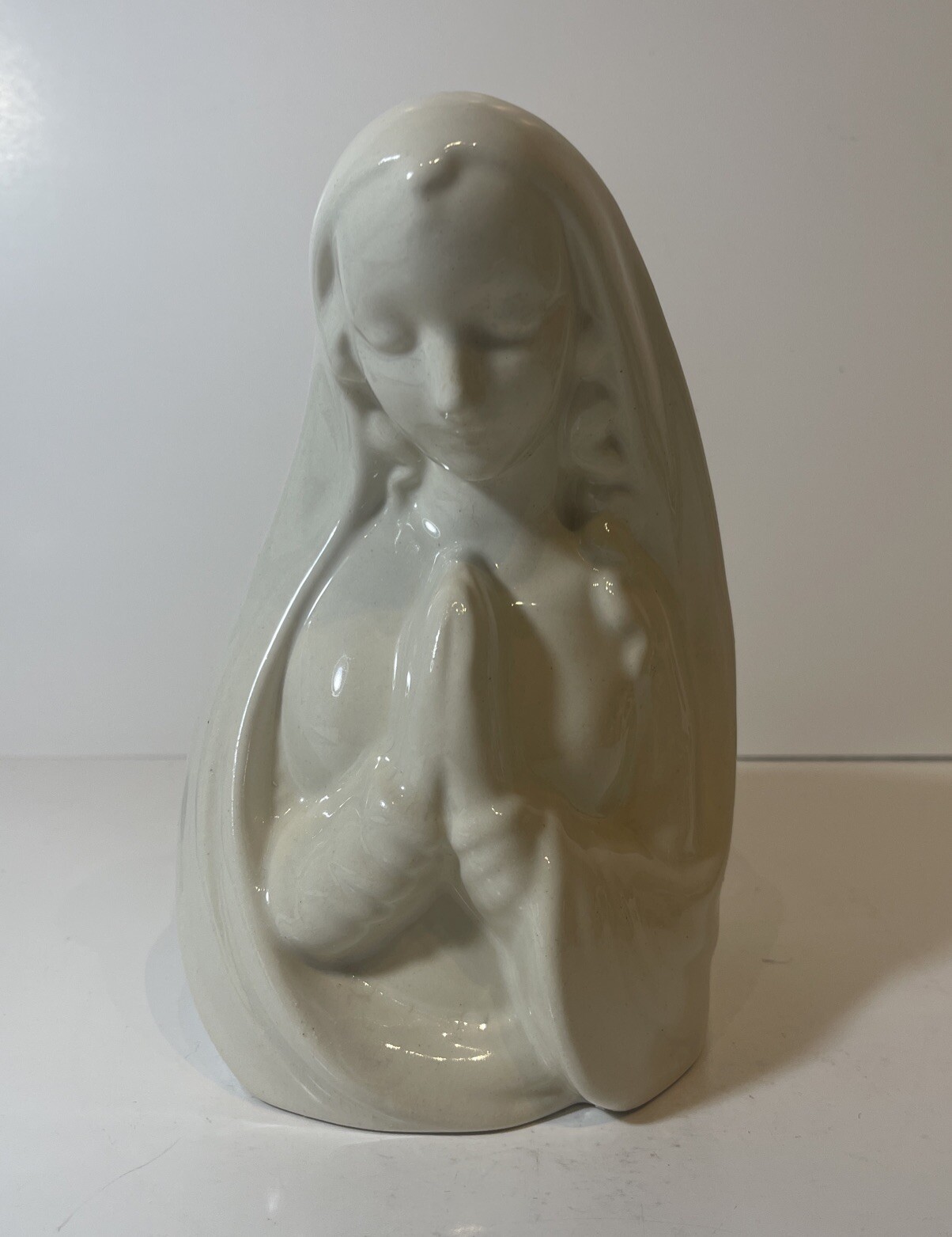 Haeger Art Deco Praying Virgin Mary Madonna Christianity Beige 8″Hx6″W Planter