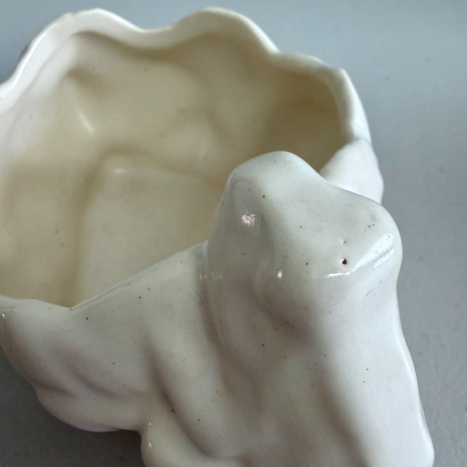 Vintage McCoy Ivory Cream Frog Lily Lotus Flower Planters Pair