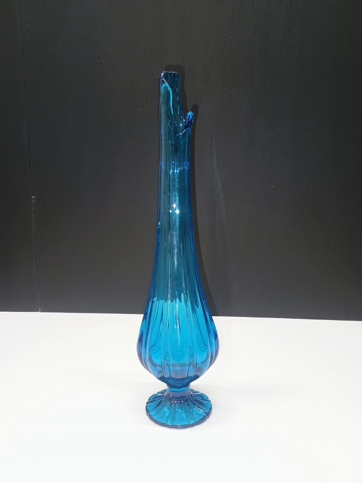 LE Smith Swung Vase Peacock Blue Ribbed Glass 14″ Tall