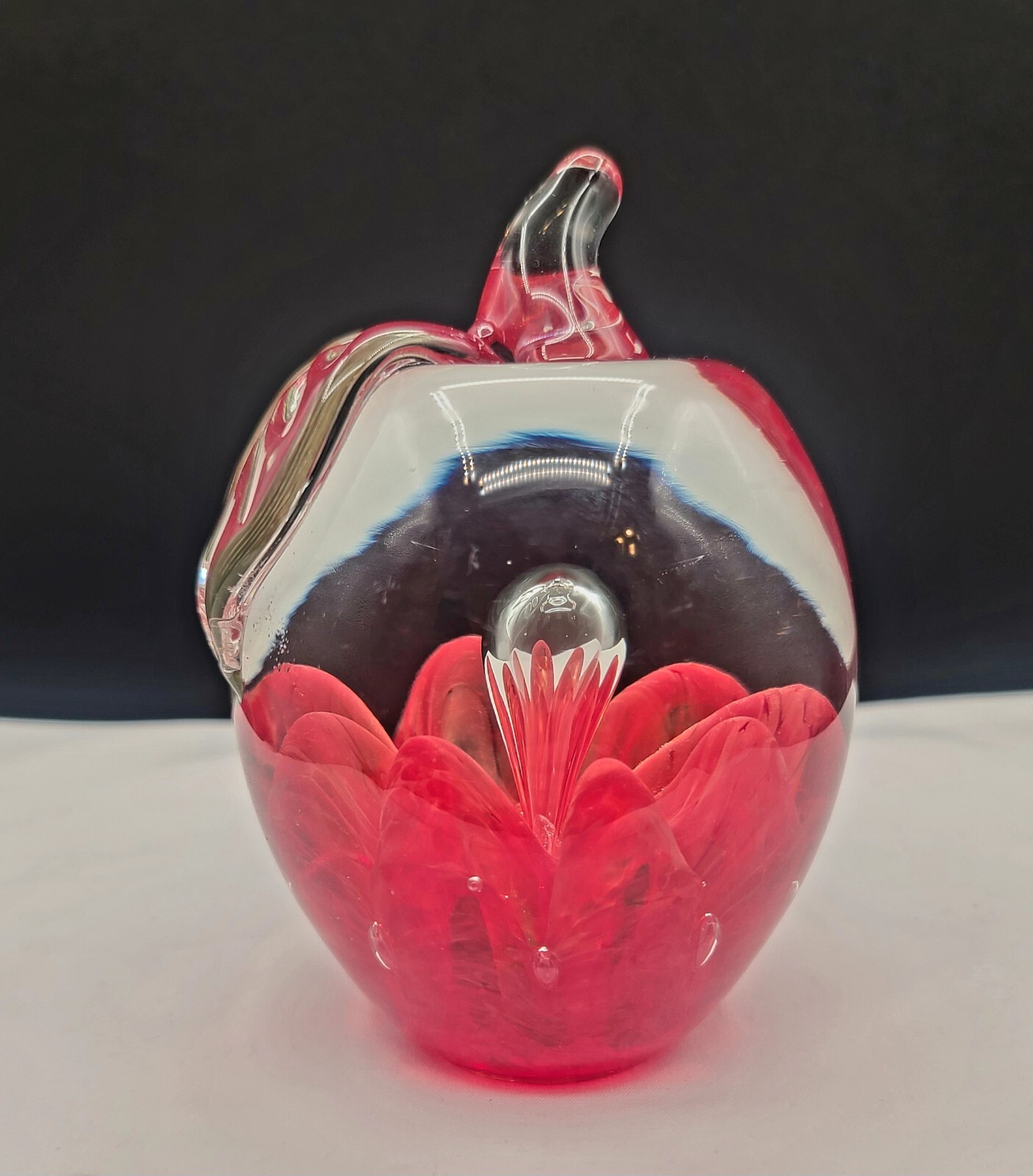 Joe St Clair Apple Paperweight Clear Red Cloud Controlled Bubble 4.5″ Vintage