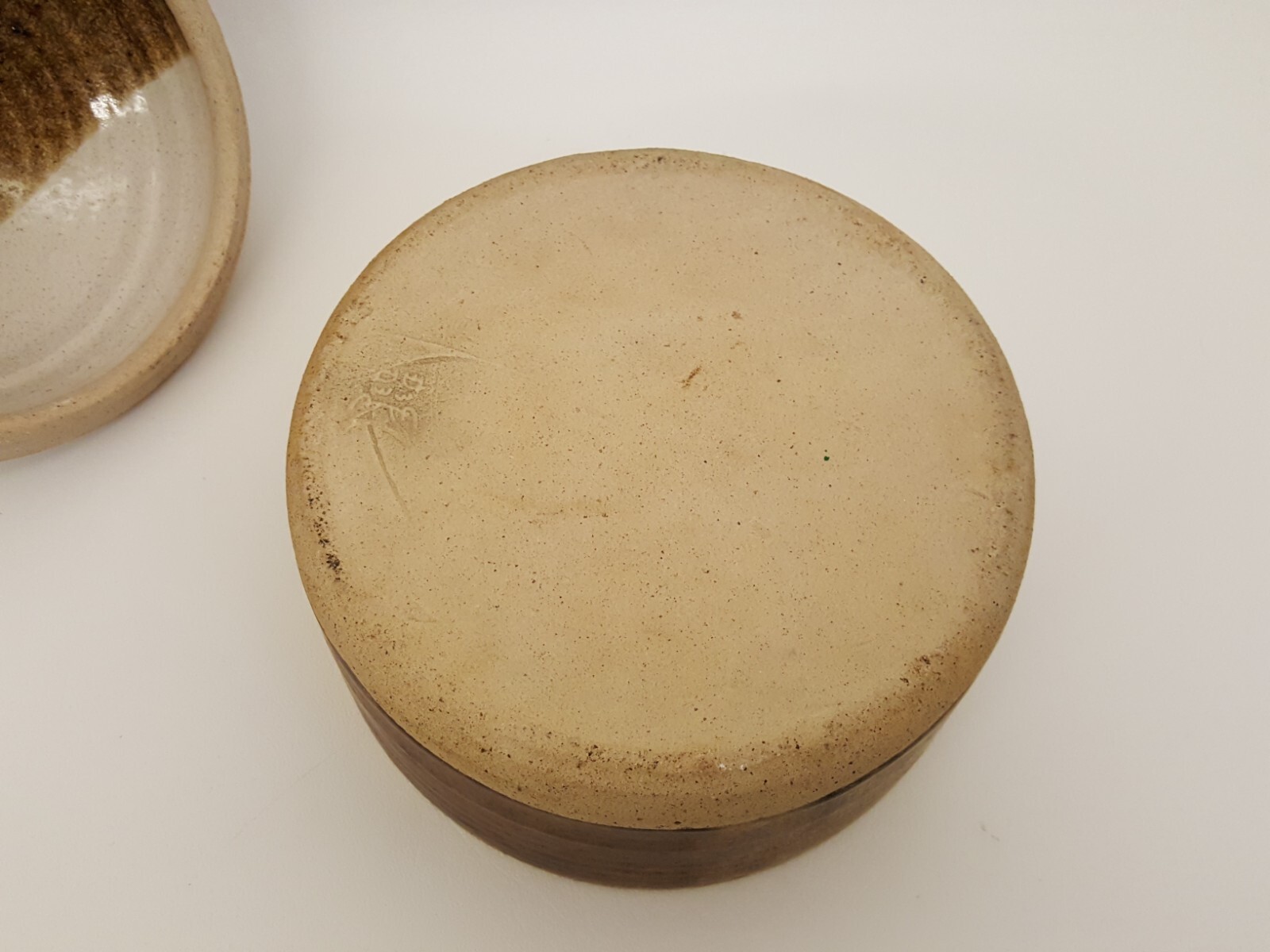 Vintage 80s studio art pottery container trinket box + lid covered artist signed