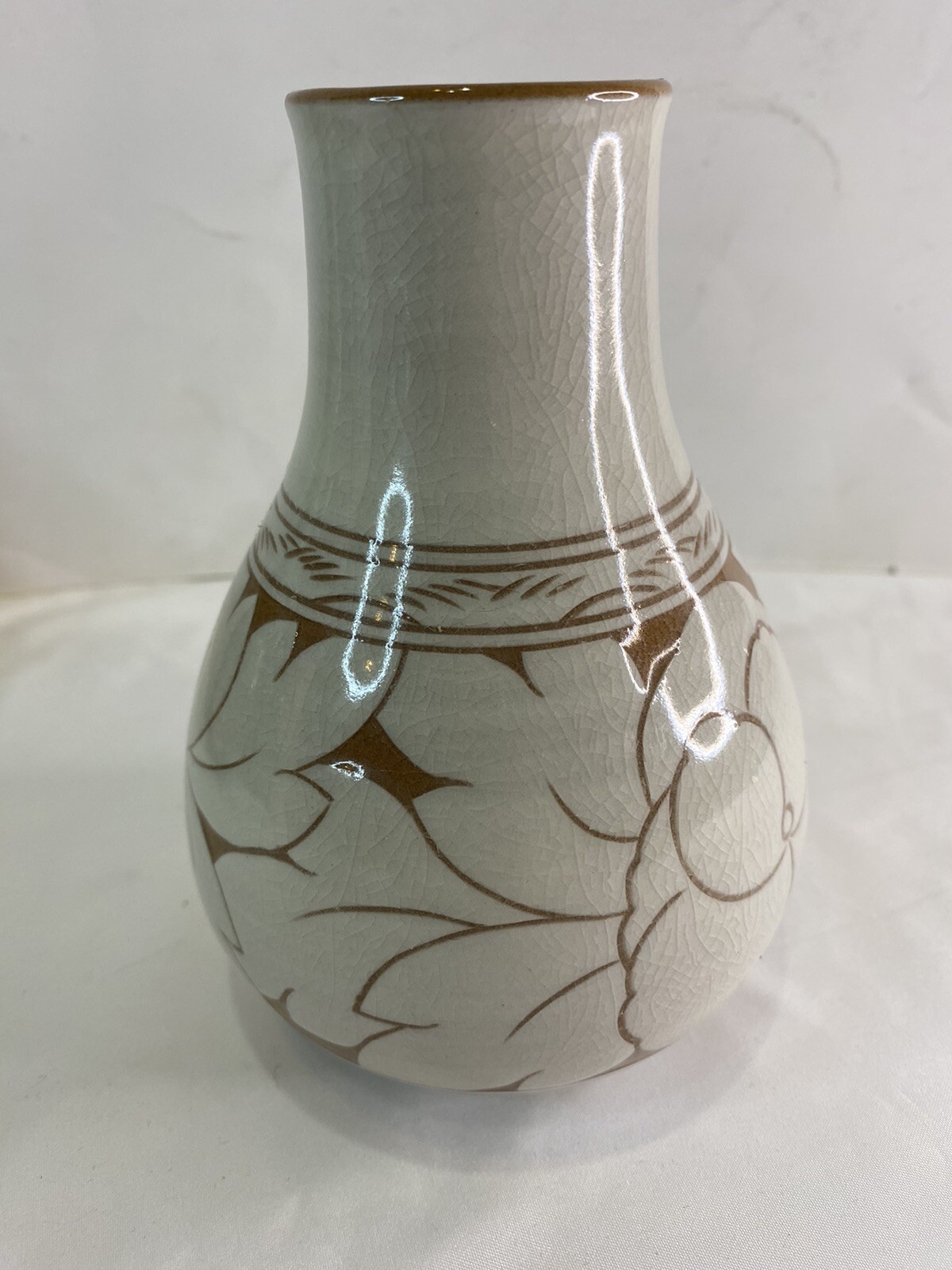 Brown And Cream Vase Floral Classic Crackle Glaze 6inch Flowers Leaves Cizhou
