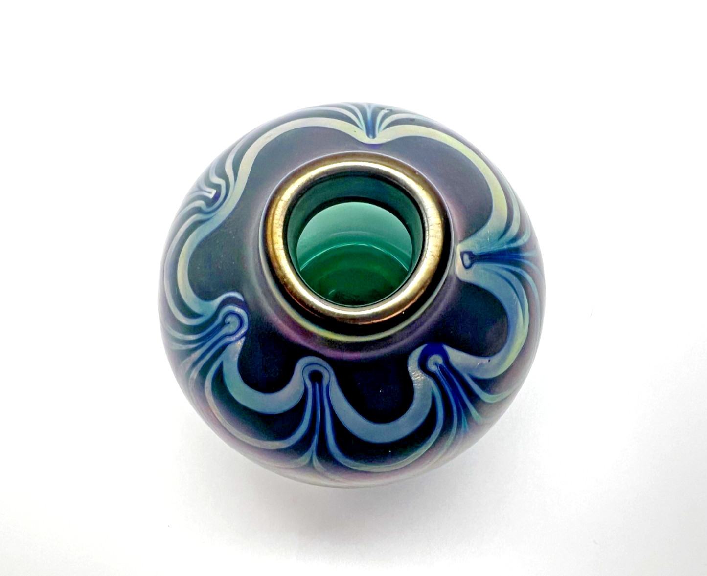 Signed Art Glass Iridescent Pulled Feather Iridescent Vase 4.5″ tall studio 2013