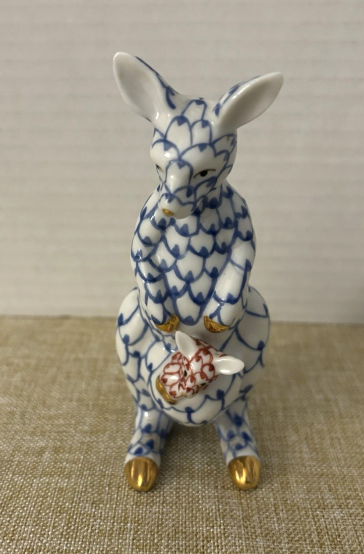 Unbranded Mother Kangaroo W/Joey In Pouch Rust/Blue Fish Net Pattern READ