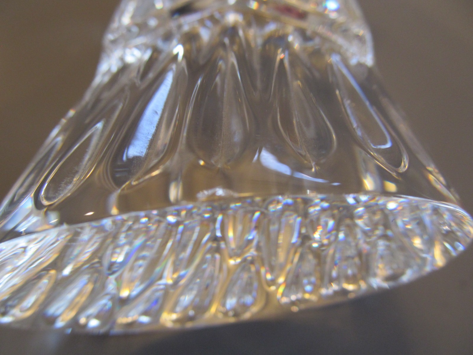 STUEBEN CRYSTAL 4″ STAR PATH PAPERWEIGHT / FIGURINE 2 CHIPS ON BASE
