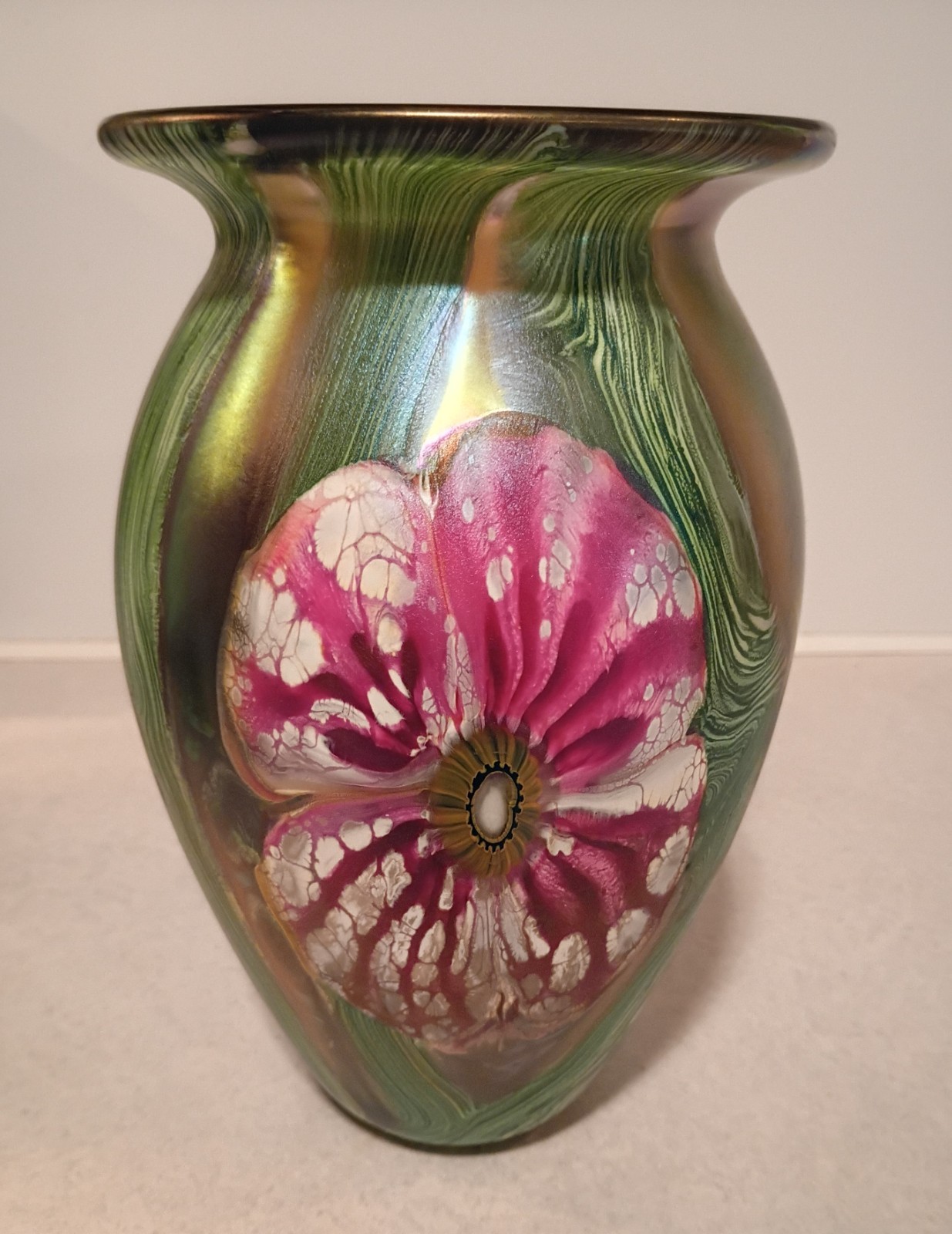 OOAK 2008 Signed Robert Eickholt 9.75″ Iridescent Sea Flowers Art Glass Vase