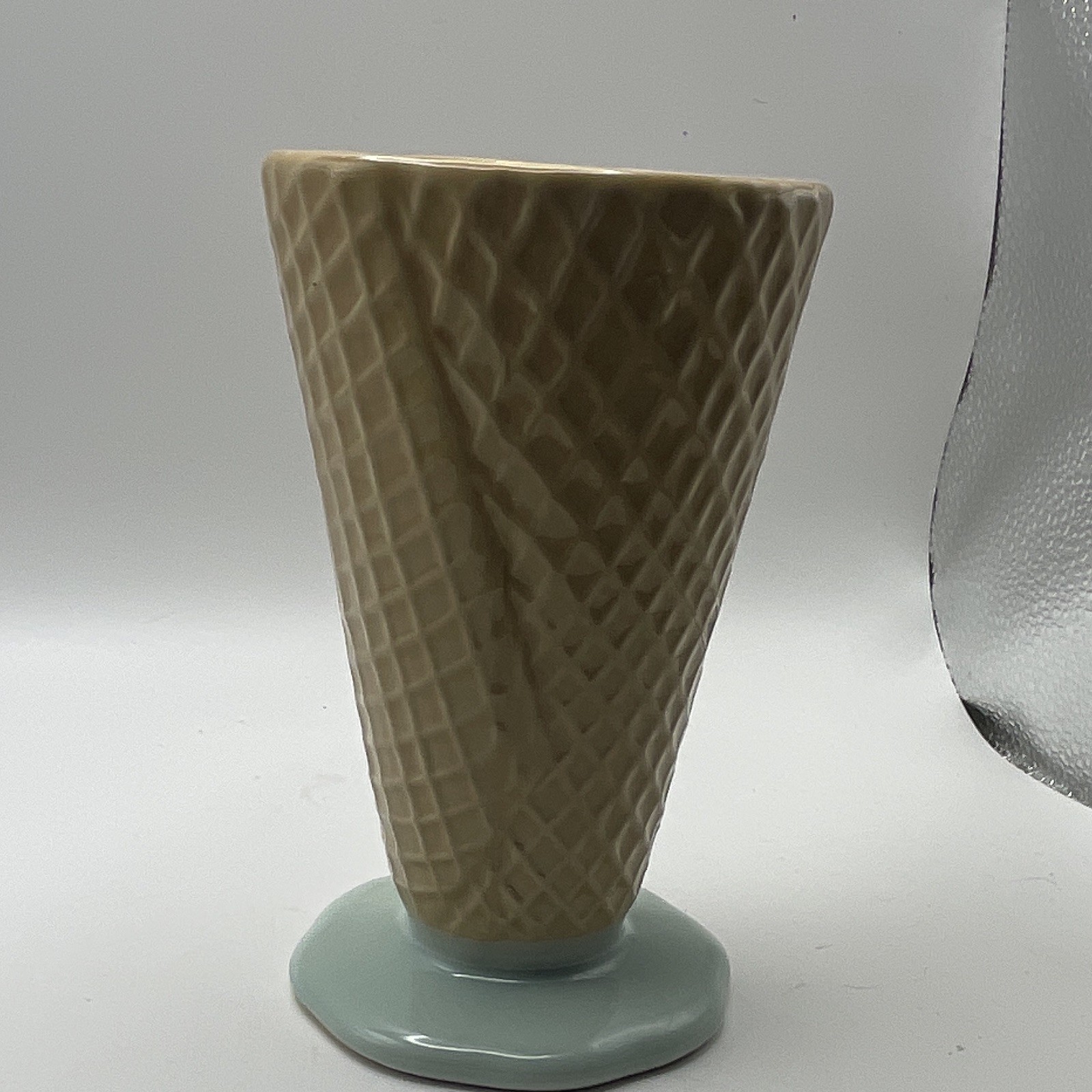 VTG Ceramic Vase Geometric Textured Pattern Green Base Glossy Finish 6in