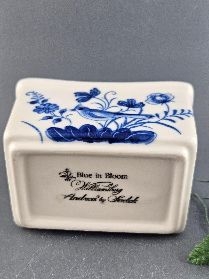 Blue in Bloom Williamsburg Andrea by Sadek bird/flowers condiment pkt holder