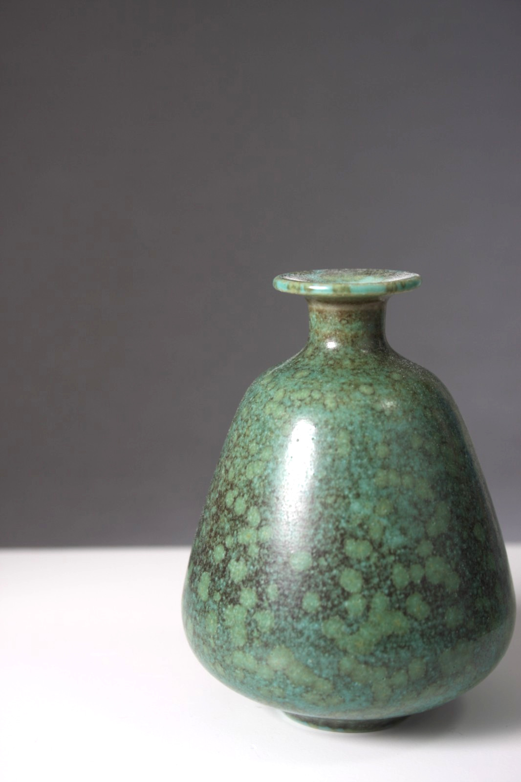 GUNNAR NYLUND – UNIQUE, small green vase – Rörstrand – Sweden – 1940-50s
