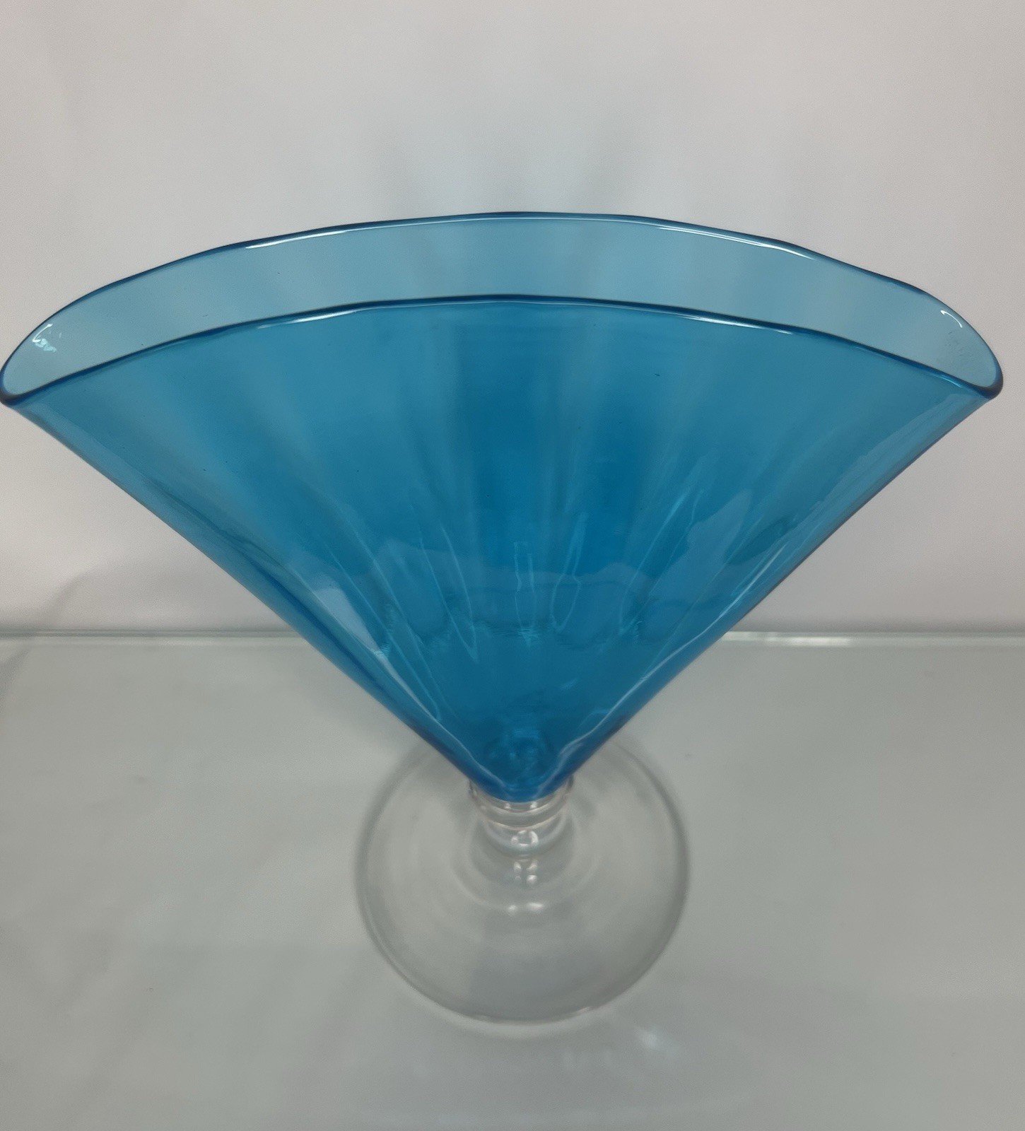 ANTIQUE! Stueben Carder Celeste Blue Ribbed Optic Glass Fan Vase w Clear Stem