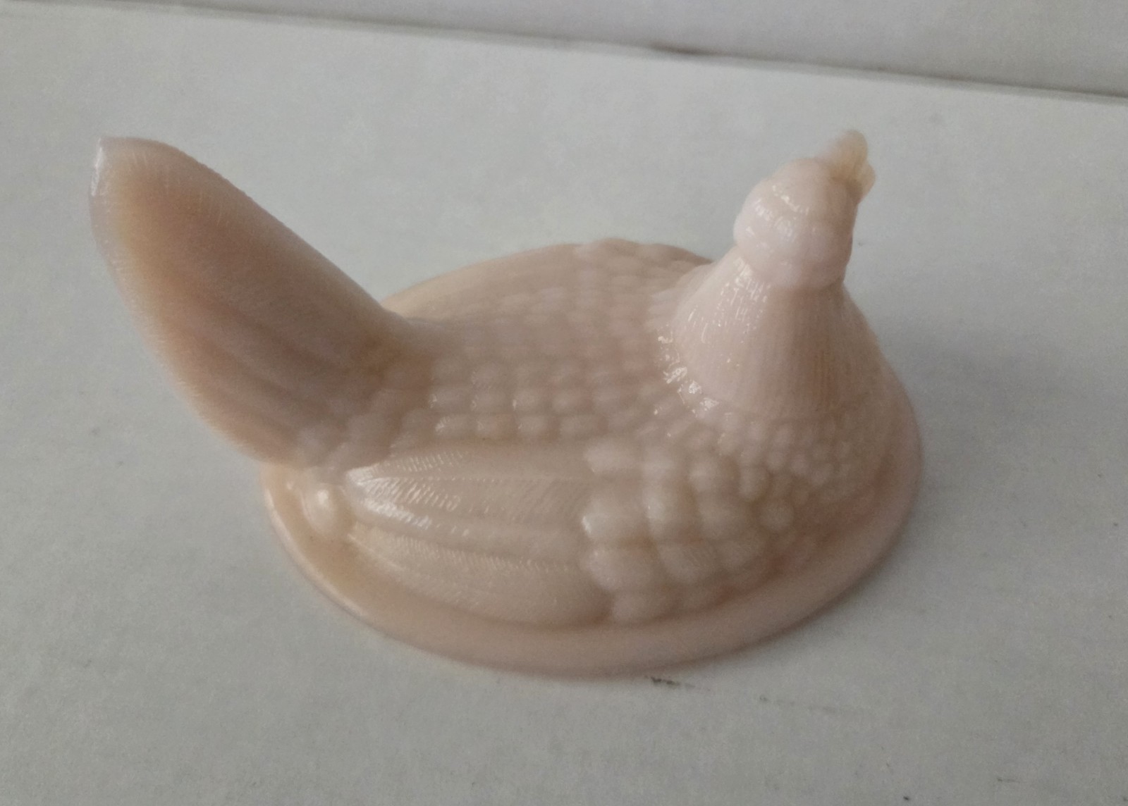 Westmoreland Hen Rooster On Nest Pale Pink Salmon Peach Milk Glass 5.5” Exc Cond