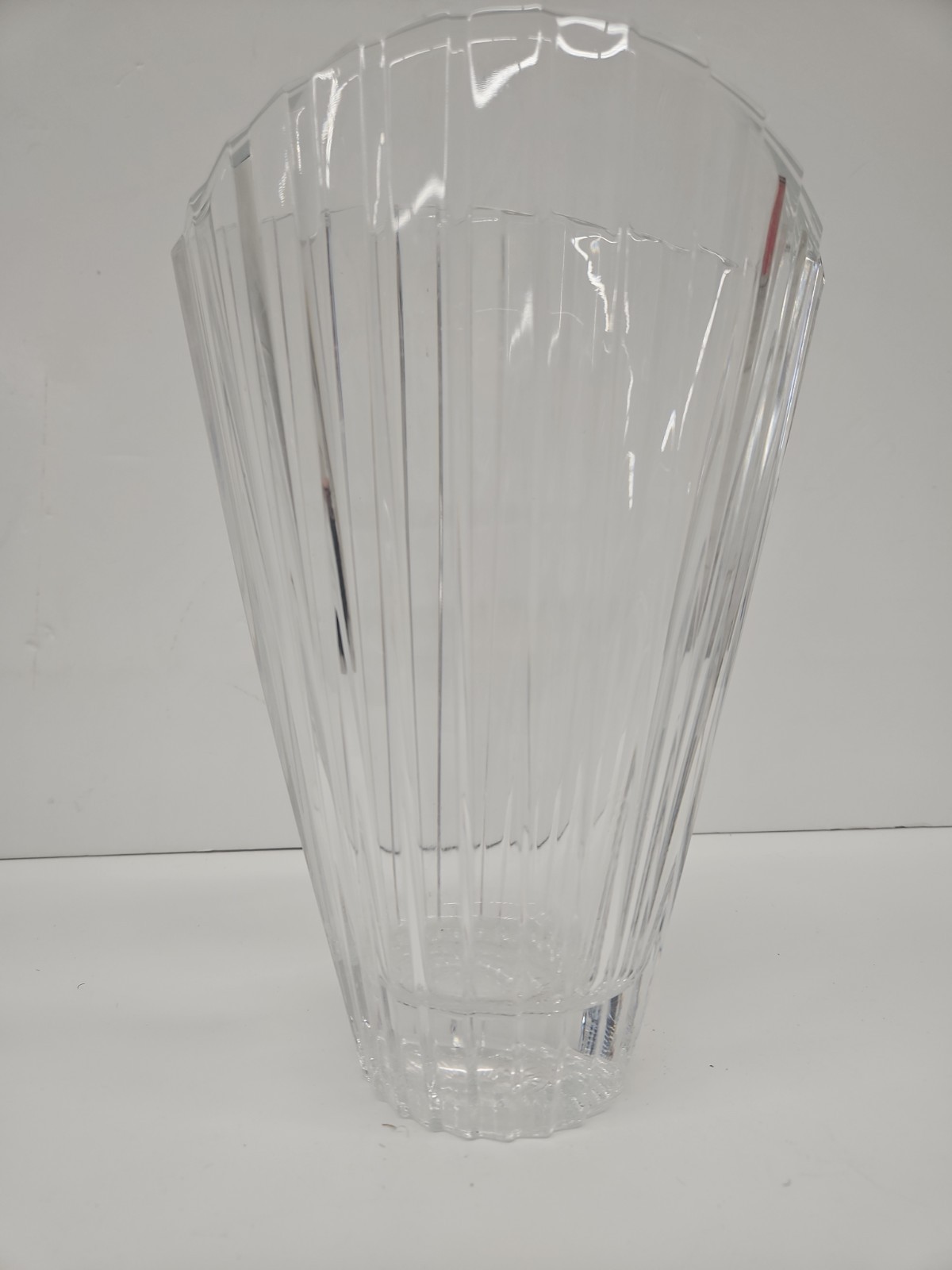 Crystal Glass Vase Widening Top And Ribbed 12″ Tall Modern Centerpiece Vintage