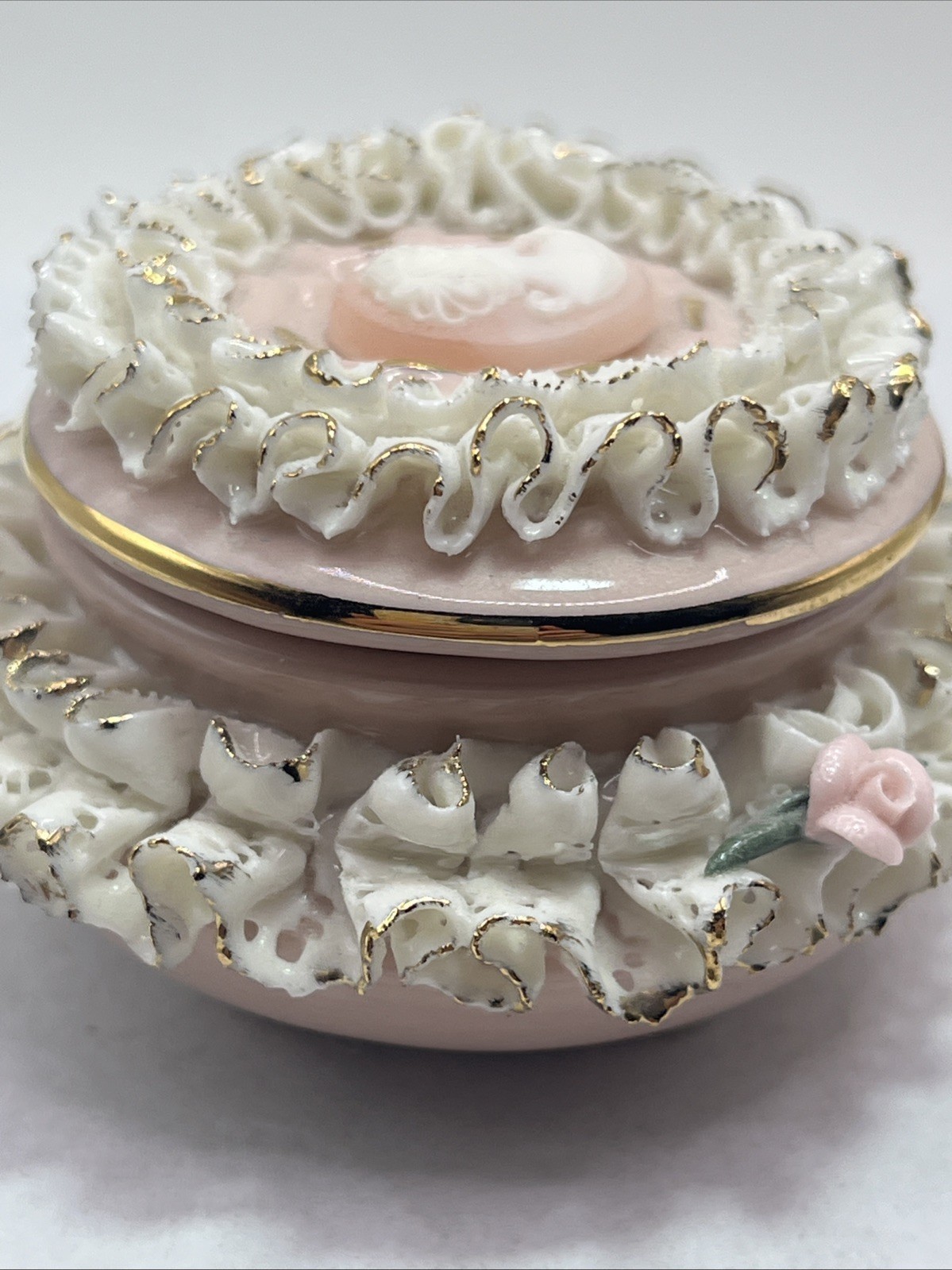 Victoria Capodimonte Pink Cameo Porcelain Trinket Box decorato a mano Italy