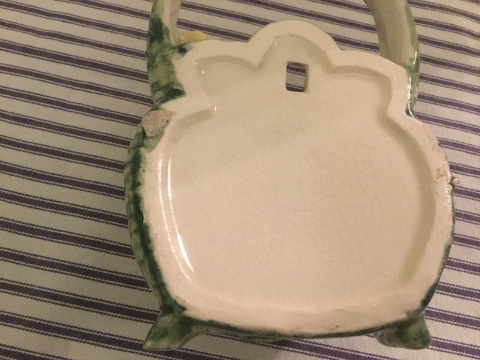 VIntage ceramic 2 Birds in Basket WALL POCKET 6.5 x 4.5 unbranded grapes