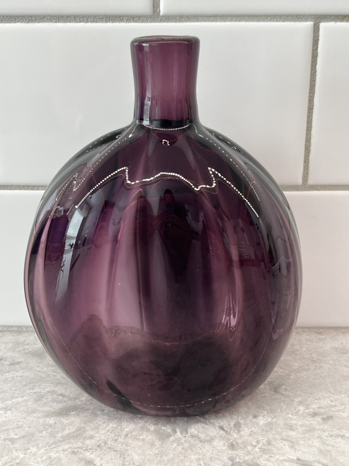 Metropolitan Museum Of Arts Amethyst Purple Hand Blown Art Glass Green Glow W/UV