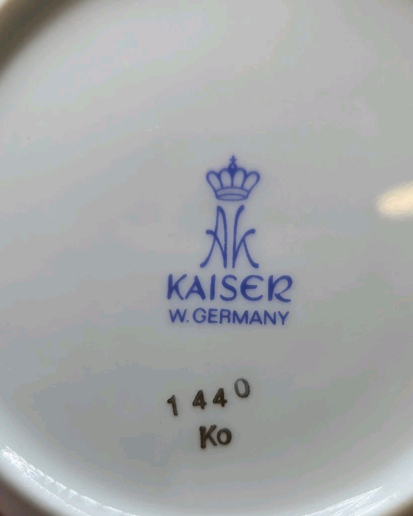AK Kaiser W Germany Collector Plates Set 4 Porcelain Flowers Floral Gold Rim 4″
