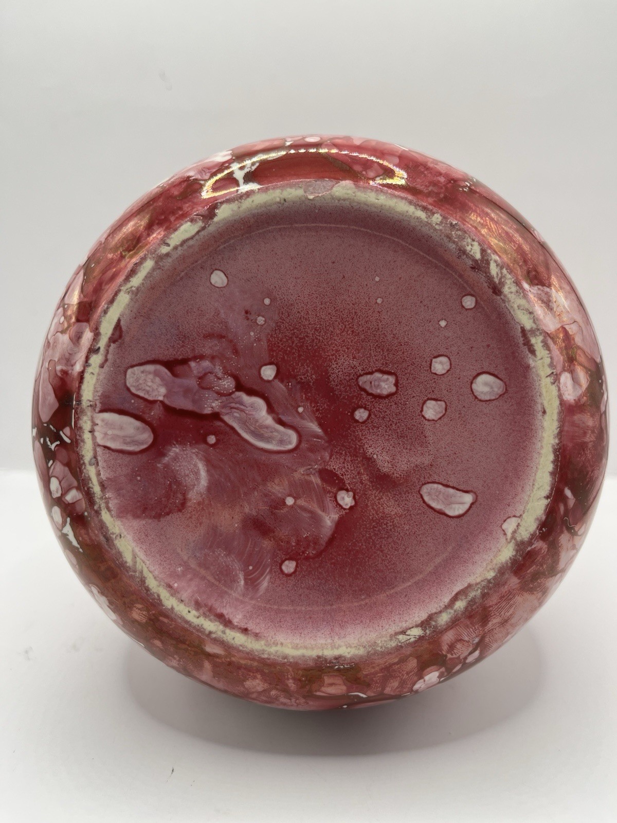 Unmarked Fuchsia Marble-Glaze Vase Elliptical Opening MCM 1960’s 7 3/4″