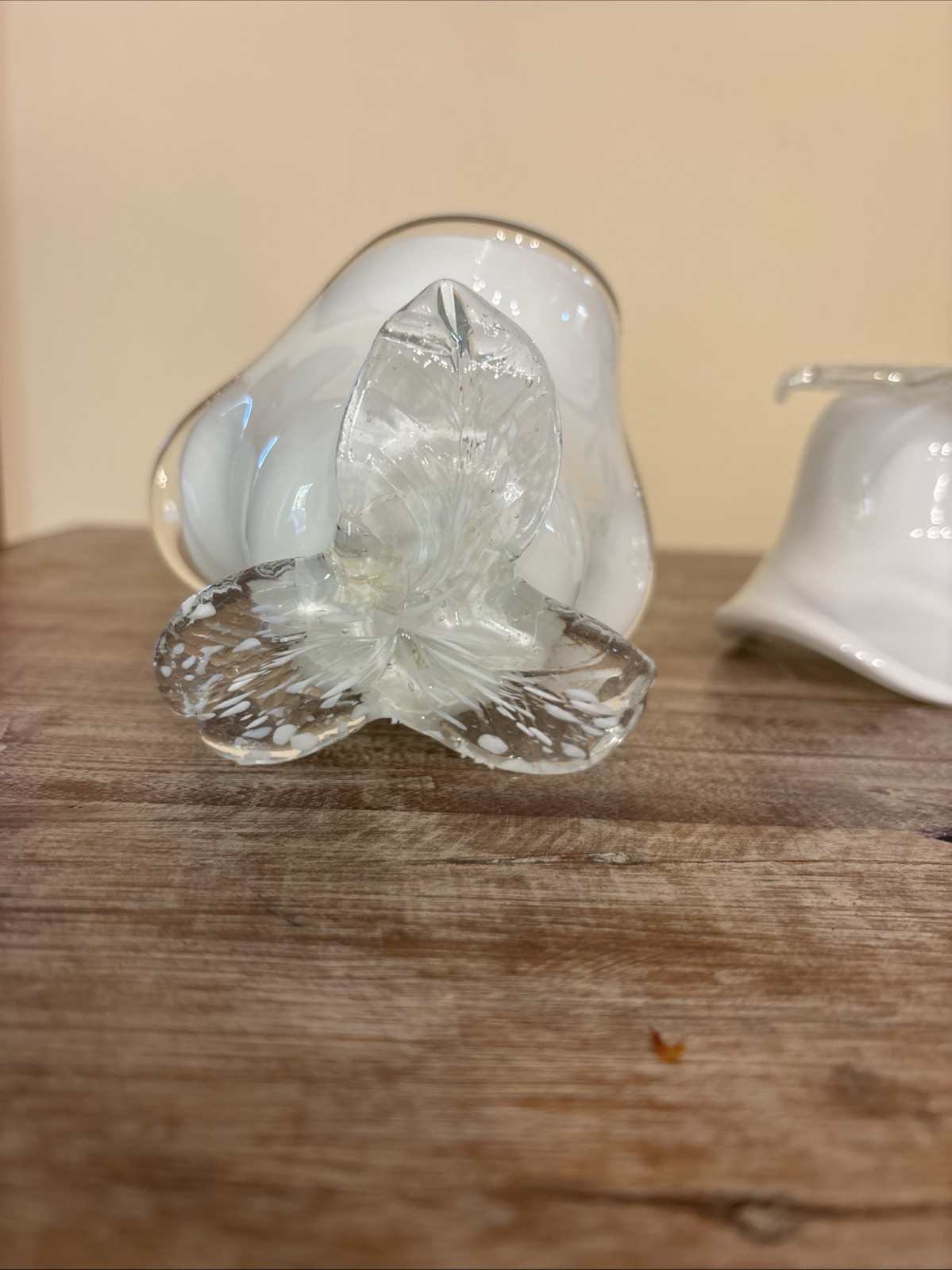 Art Glass White Lily/Lotus Flower Votive Easter Decor Candle Trinket Dish Bowl