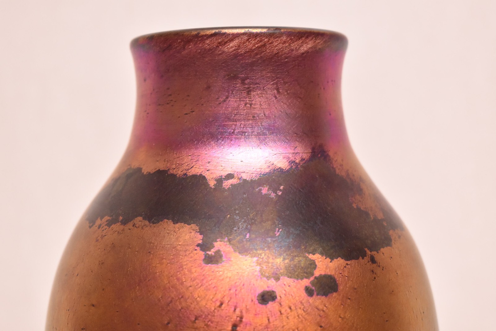 ZELLIQUE STUDIO ART GLASS VASE LARGE 11″ IRRIDESCENT SIGNED BY JOSEPH MOREL