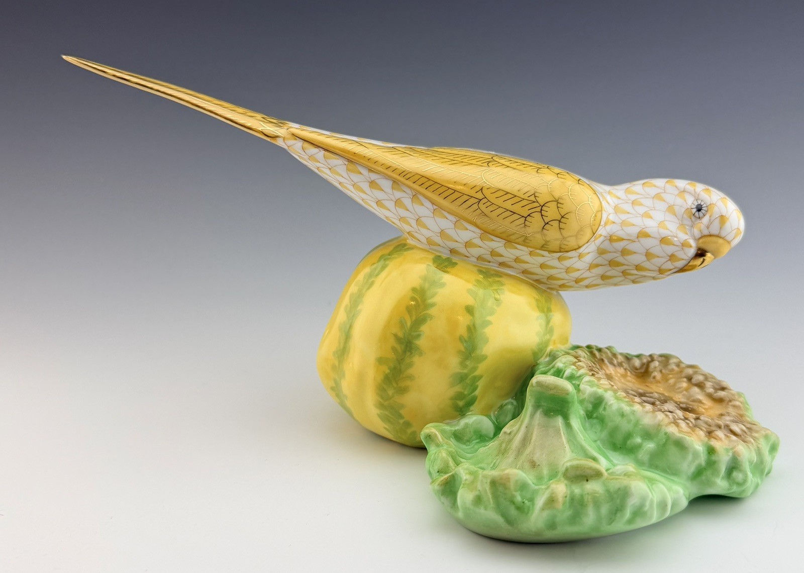 🦋 MINT HEREND 10” Parakeet / Squash Butterscotch Fishnet Bird Figurine ($1,315)