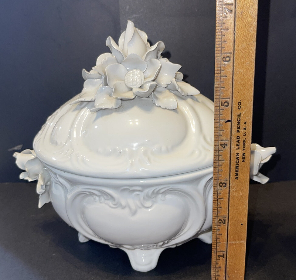 Italian Art Pottery Capodimonte Off White Floral Vintage Box Applied Flowers EUC