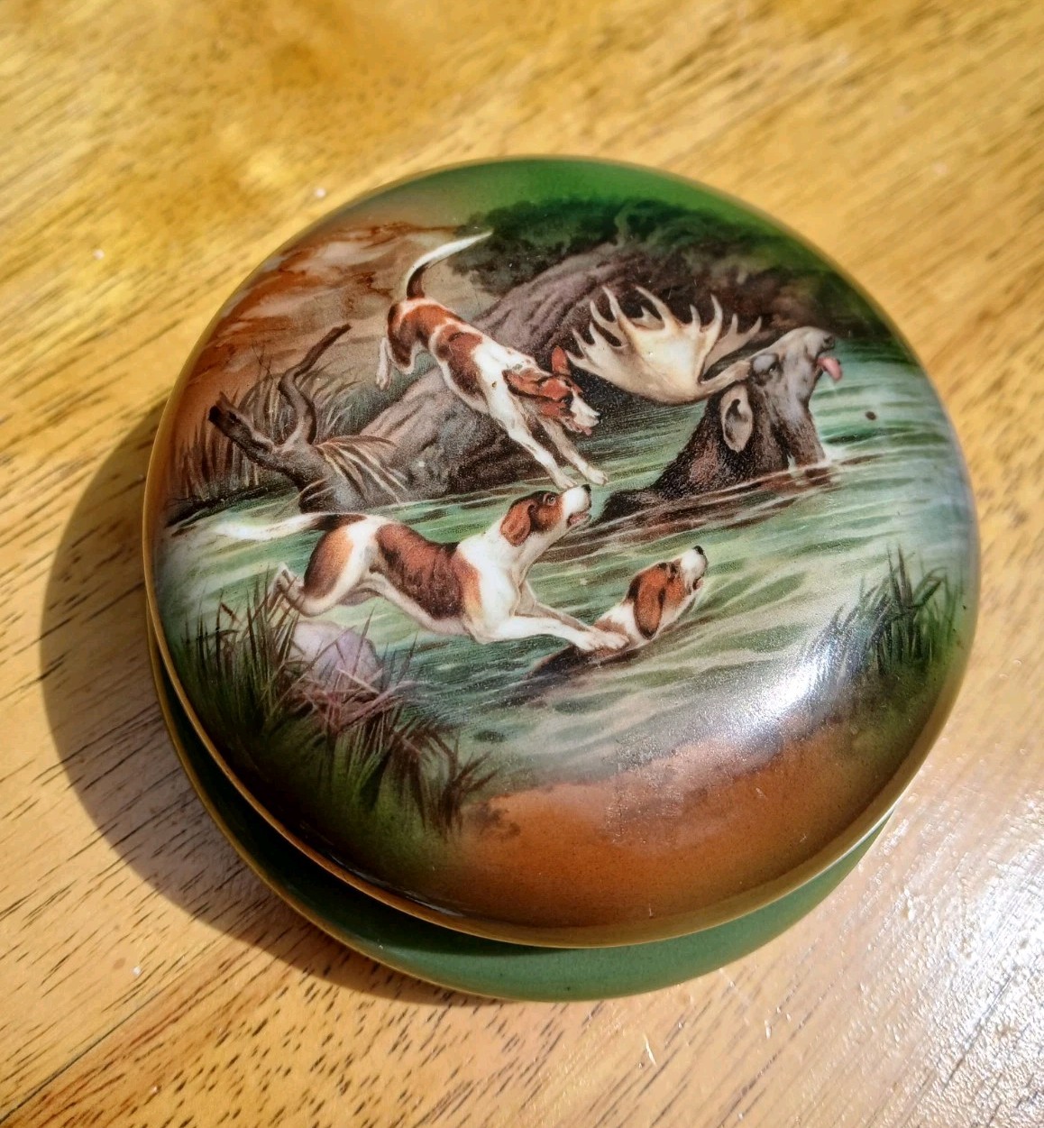 NICE Vintage Royal Bayreuth Hound Dogs Moose Hunt Porcelain Trinket Jewelry Box