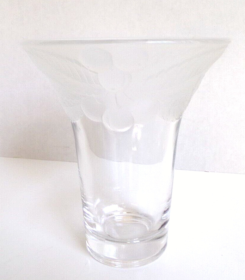 Mikasa Bountiful Handcrafted Frosted Clear Crystal Heavy Vase Cherry Design 6.5”