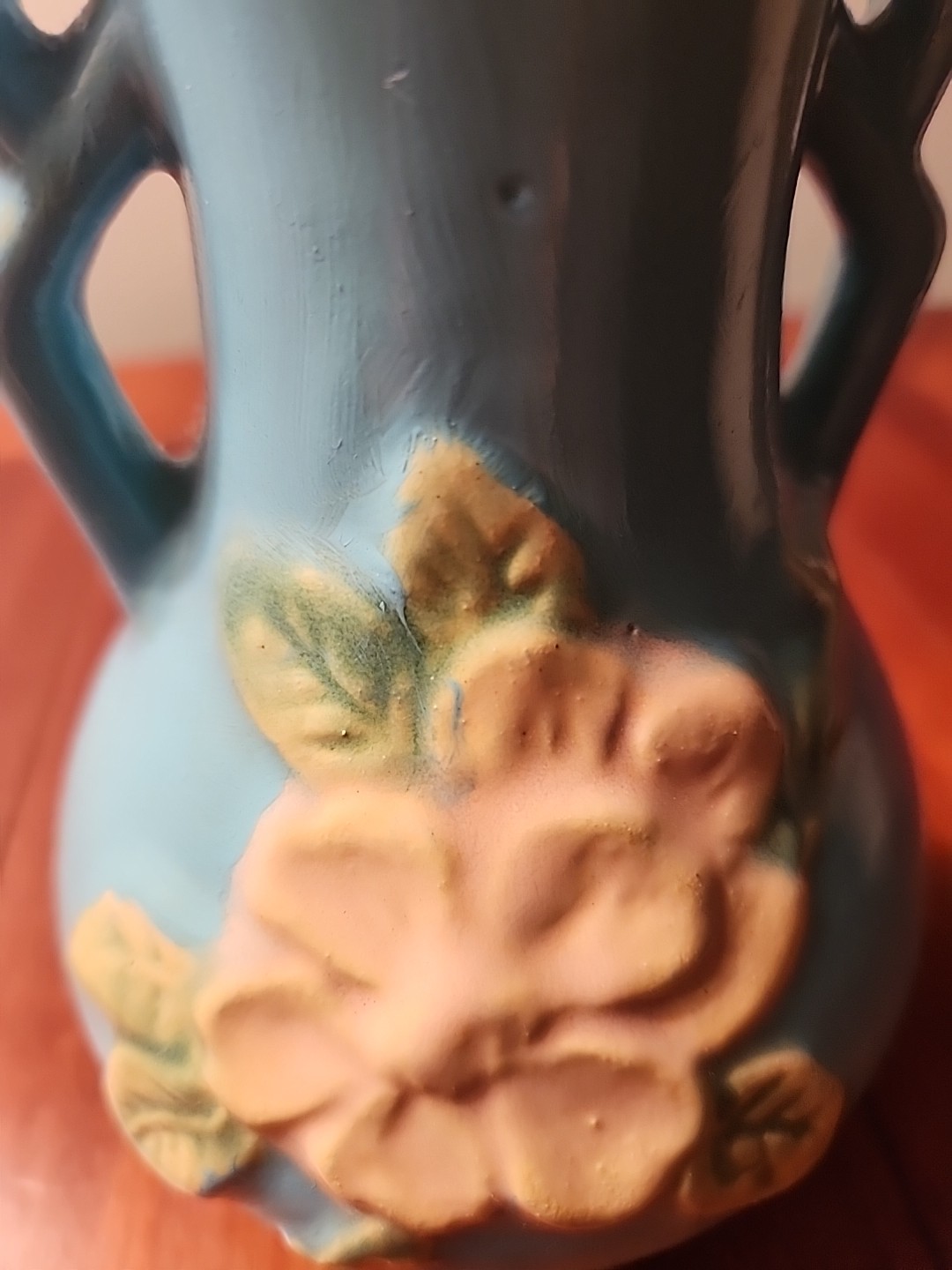 Vintage 1930’s Weller Pottery 7.5″ Blue 2-Handled Criss Cross Vase Dogwood