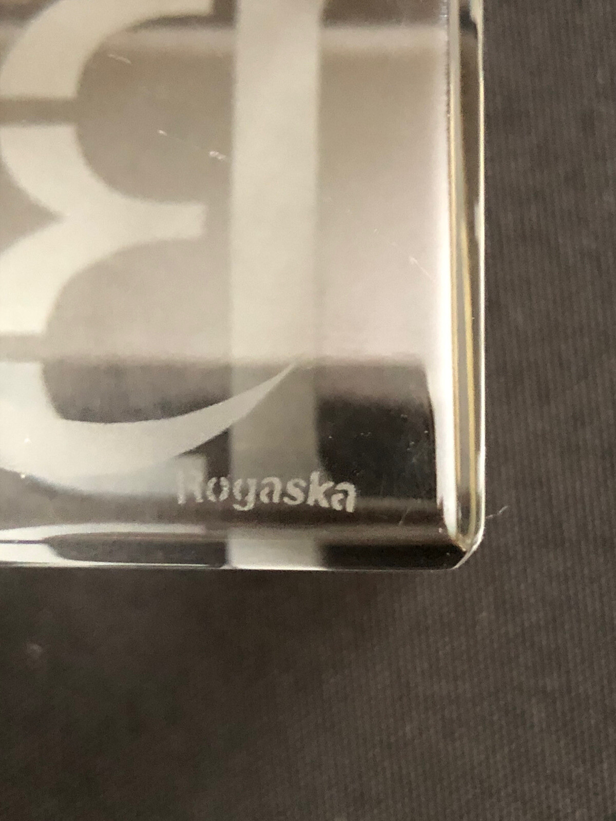 ROGASKA GALLIA CRYSTAL 1-3/4″ ALPHABET LETTER BABY BLOCK PAPERWEIGHT
