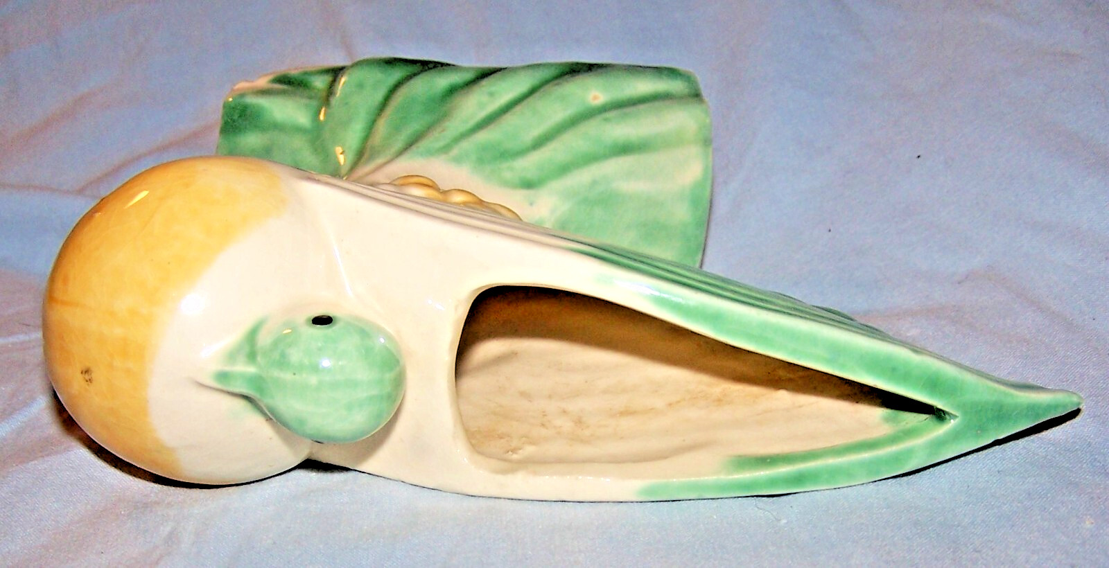 Rare Unmarked Nelson McCoy 3-Color Pigeon Planter-5 1/4 inches tall
